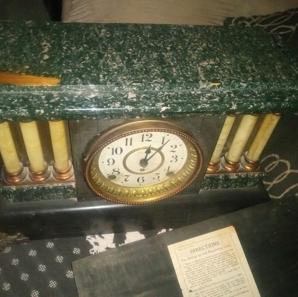 Vintage 1800 Seth Thomas mantel clock - Picture 3 of 4